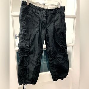 Ann Taylor Loft cargo capris. Black. Size 4. Women’s